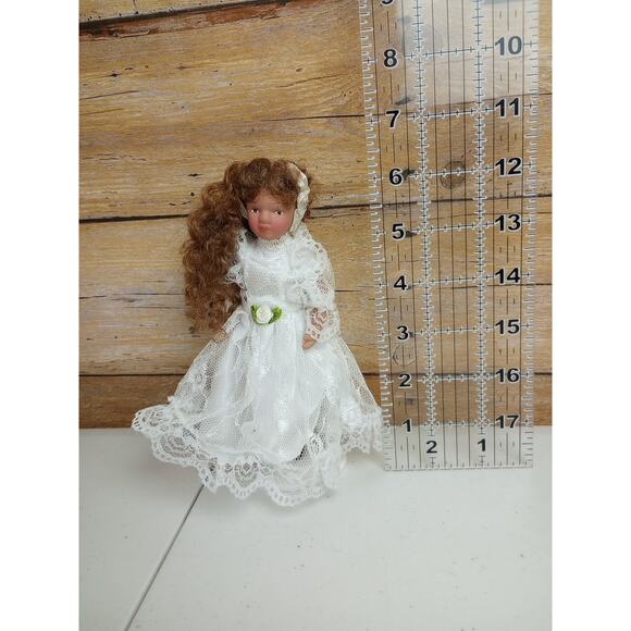 Vintage 90s Porcelain Doll White lace Dress Brown Curly Hair Tan 6 inches Tall - Picture 9 of 9